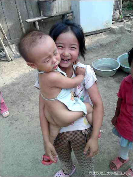 7��17�������������Єӡ��F���η�ꠌ�֧�̵ĺ��ӂ��M���˼��L�����o���ӂ���ȥ�˺��ε�������һ��꠆T�f�����F(xi��n)�ڽK���˽⺢�ӂ�?y��u)�ʲô���t����߀�О�ʲô���С�С���֡���С���ڣ��@���ɽ·��ĺ��y�����еĺ����όWǰ߀���Ƚoţ��ݡ������D�ϵ�СŮ���mȻ���g���󣬵���ܵ��ѽ�(j��ng)ʮ�֋�����