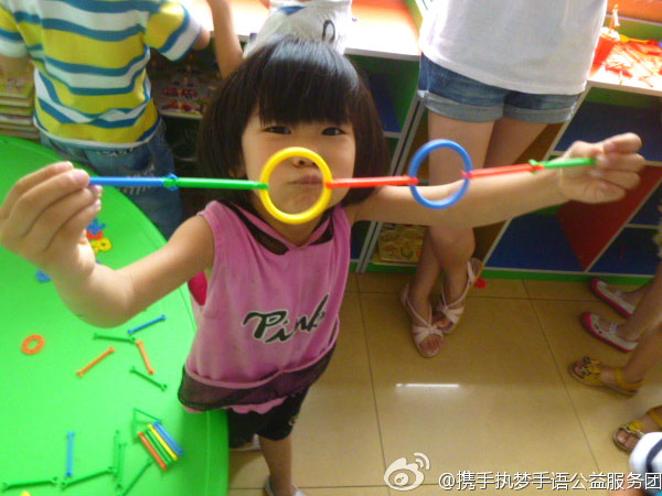 7��8����8��15����ɽ�|������W(xu��)���y�ֈ�(zh��)�������Z�������(w��)�F(tu��n)��ɽ�|�Ͳ��e�k�˞���37��Ĺ�����(d��ng)�������������؅^(q��)���L�@����ͯ�ļ�ͥ���˽Ⲣӛ��@����ͯ����ͽ�����r���_չ�o�ϵK���Z��Ӗ(x��n)�����D��ɽ�|ʡ�Ͳ��а��`����(f��)���ĵĺ��ӂ�չʾ�����Ą�(chu��ng)���ֹ���