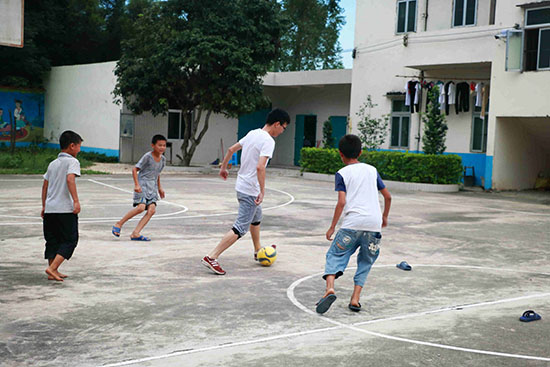 V|t(y)ƴW(xu)΢mġF(tun)(du)ڏV|ʡ(zhn)ͬСW(xu)֧־ԸߎͬW(xu)