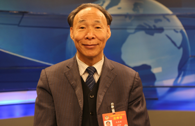 全國政協(xié)常委、中國作家協(xié)會副主席白庚勝：民族文化的保護與發(fā)展