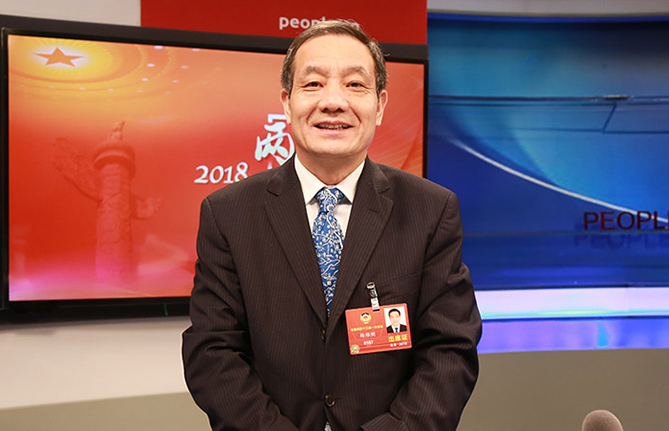 全國(guó)政協(xié)常委、湖南省人大常委會(huì)副主任楊維剛：創(chuàng)建“數(shù)字政府”賦能數(shù)字經(jīng)濟(jì)發(fā)展