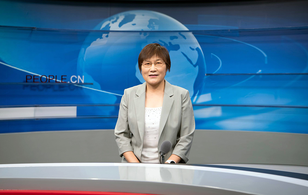 中國兒童中心黨委書記叢中笑接受人民網(wǎng)采訪。人民網(wǎng) 楊華龍攝