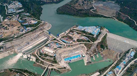 卡洛特水電站為巴基斯坦帶來(lái)了清潔的能源和可持續(xù)發(fā)展機(jī)遇。（三峽集團(tuán)供圖）