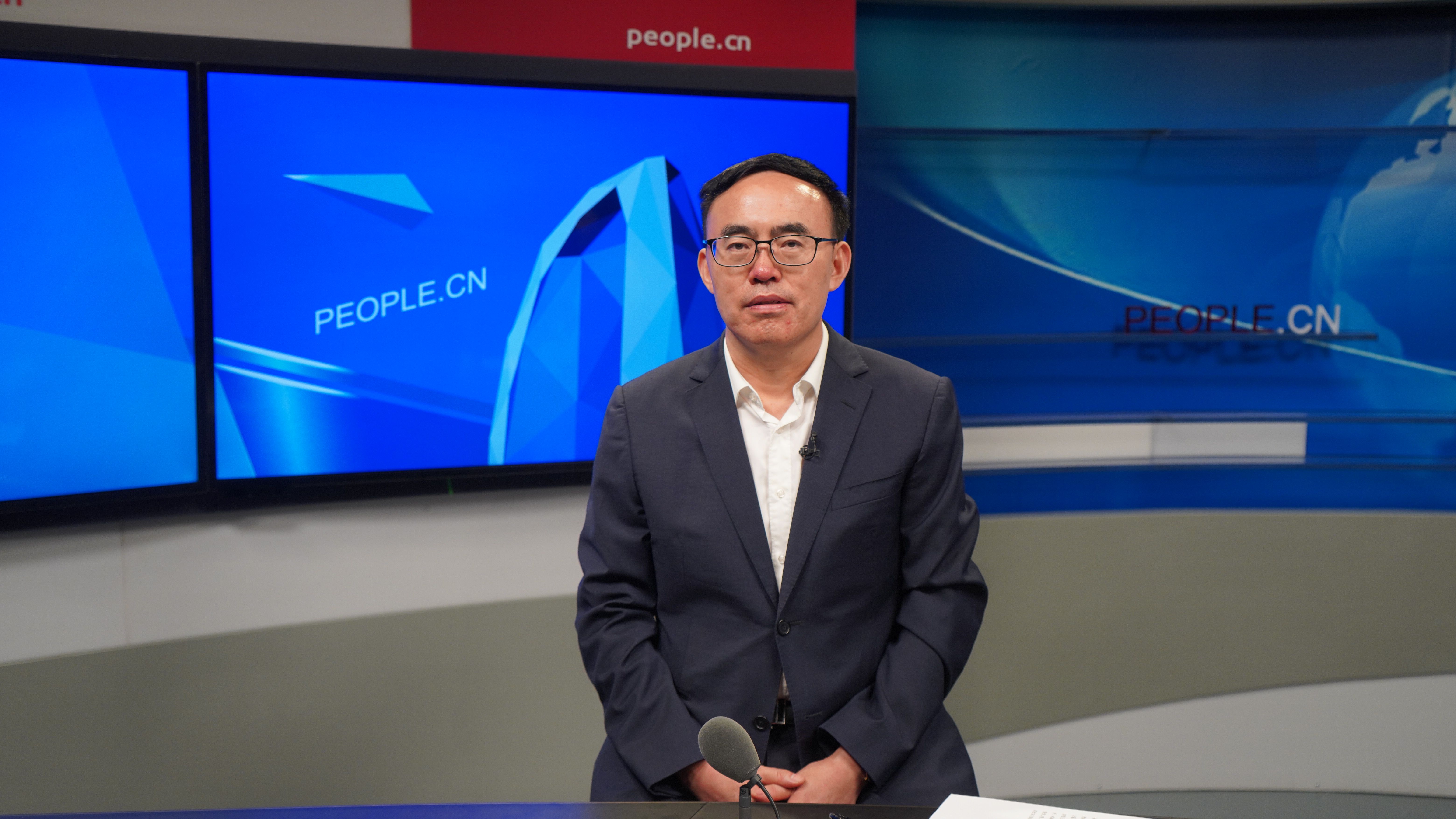 中國(guó)科學(xué)院院士、北京大學(xué)第六醫(yī)院院長(zhǎng)陸林做客人民網(wǎng)。實(shí)習(xí)生趙晉杰攝