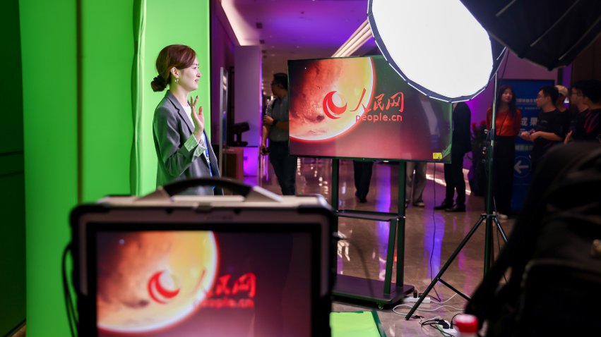 隨幻虛擬直播工作站體驗(yàn)區(qū)。主辦方供圖