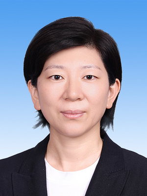 杜尚澤，女，漢族，1981年10月生，研究生學歷，中共黨員，現(xiàn)任人民日報社編委委員兼政治文化部主任、北京分社社長。